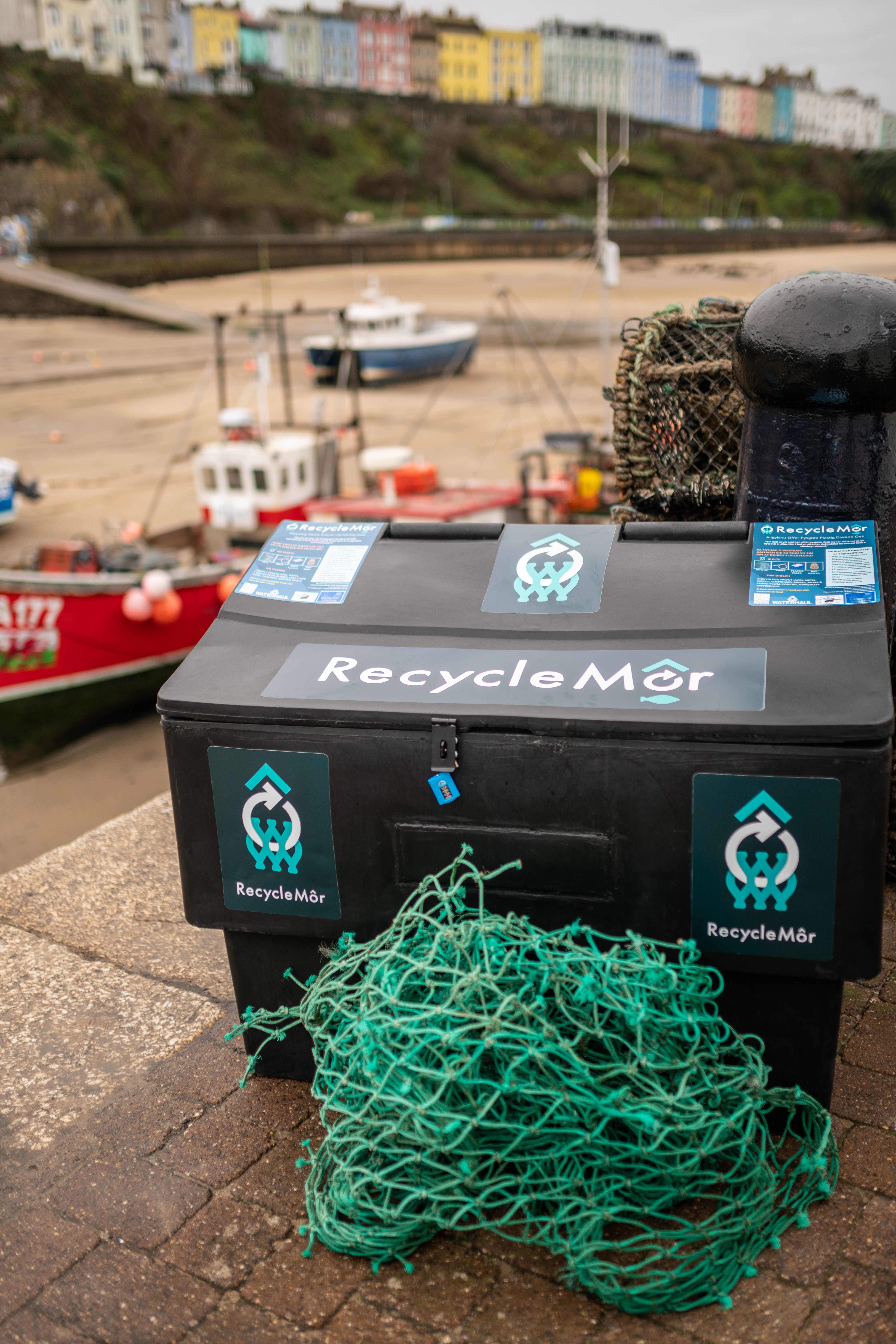 EM1 Recycle Mor Bin Tenby Harbour
