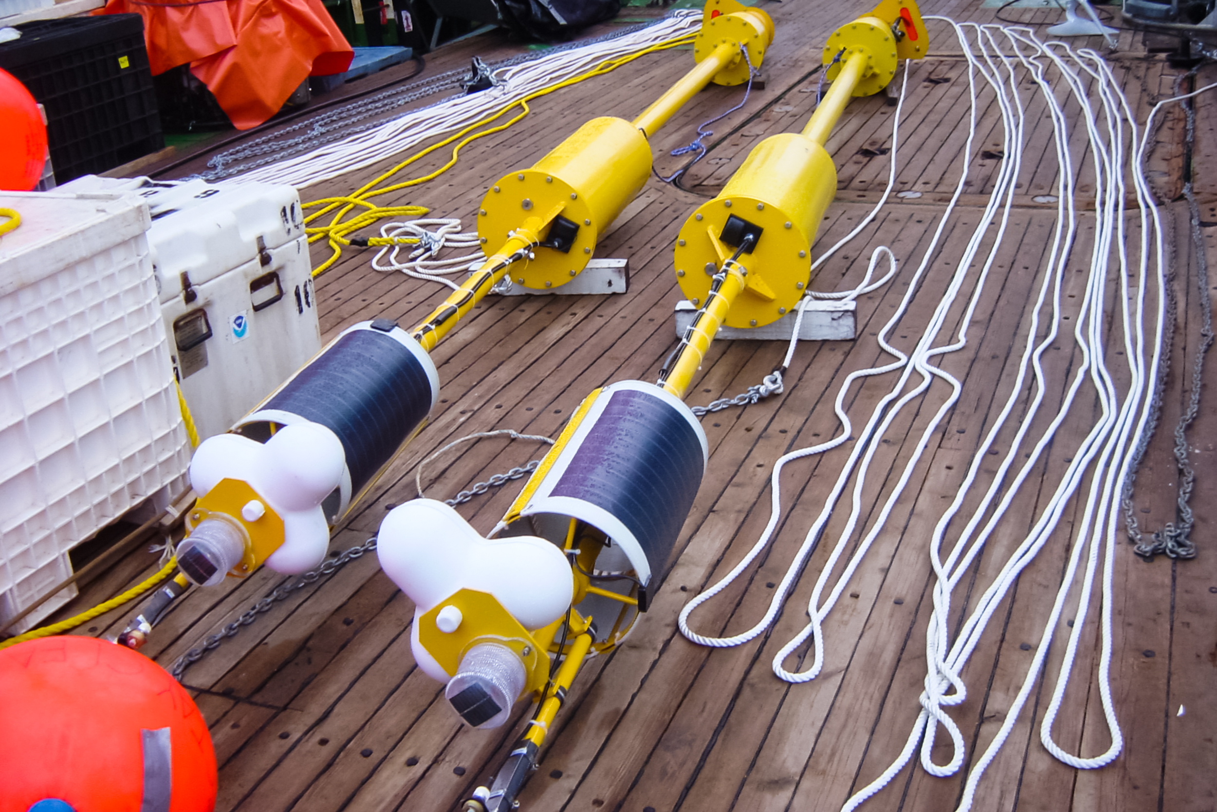 Sampling in the waters of the Antarctic. Sampling devices