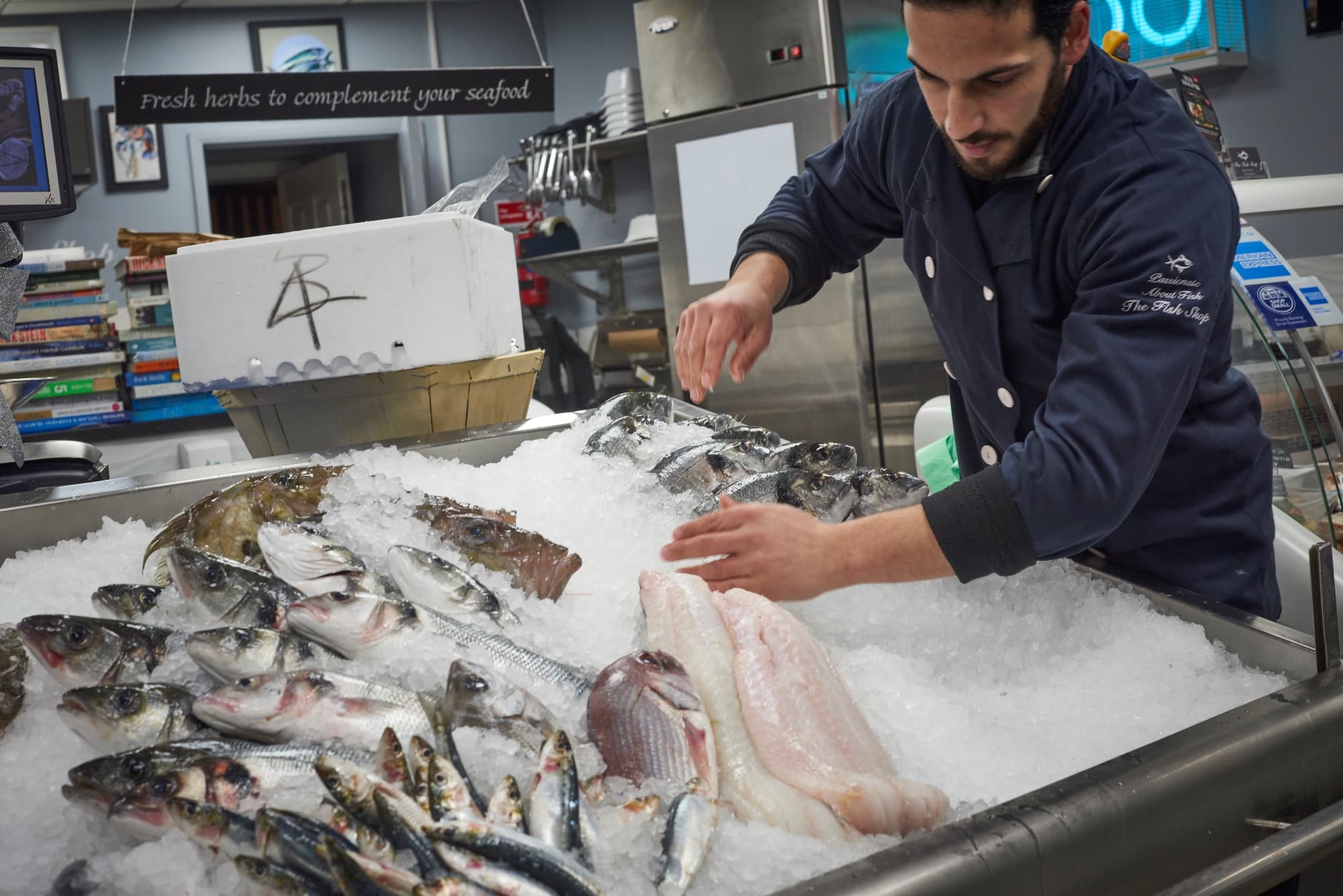 12 SEAFISH 4940resize