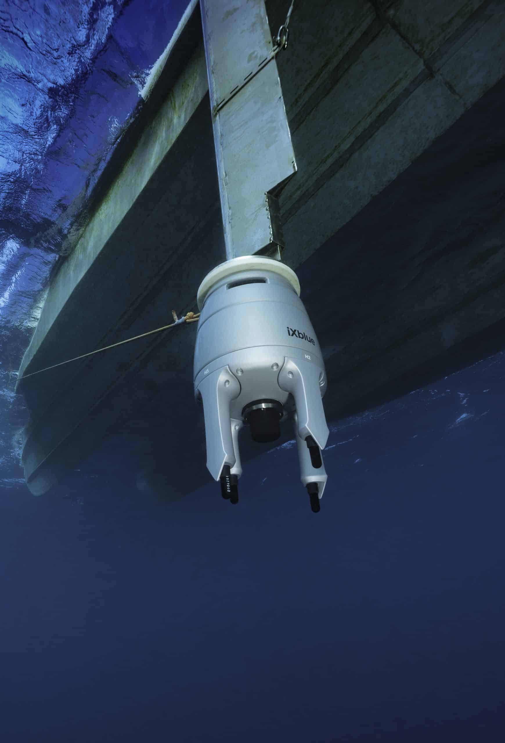 iXblue new Gaps M5 deployed from a pole