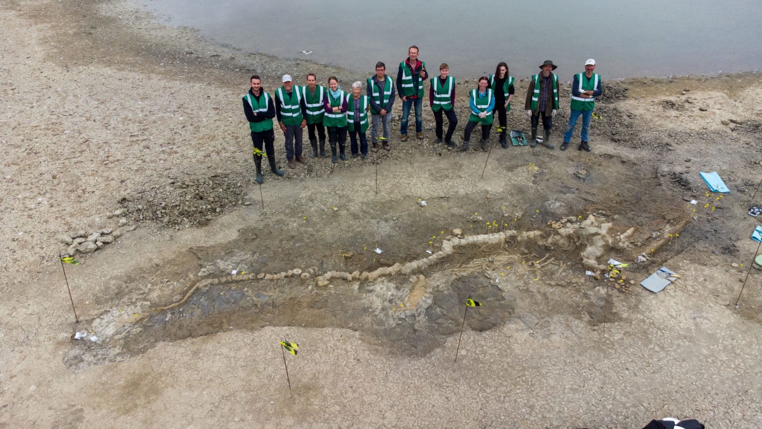 em1 Dig team at fossil 1536x864