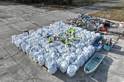 Image2 PHOTO Marine debris technicians Papahanaumokuakea Marine Debris Project Midway Atoll 050124 PMDP 2024 1 MEDIA 46