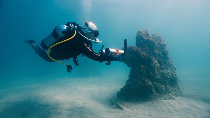 Dr. Shelby Thomas is using a photogrammetry device to collect monitoring data for ORAI and the City of Hollywood's artificial reefs, benthic growth, and recruitment. Research and robots partnered with the University of Florida.