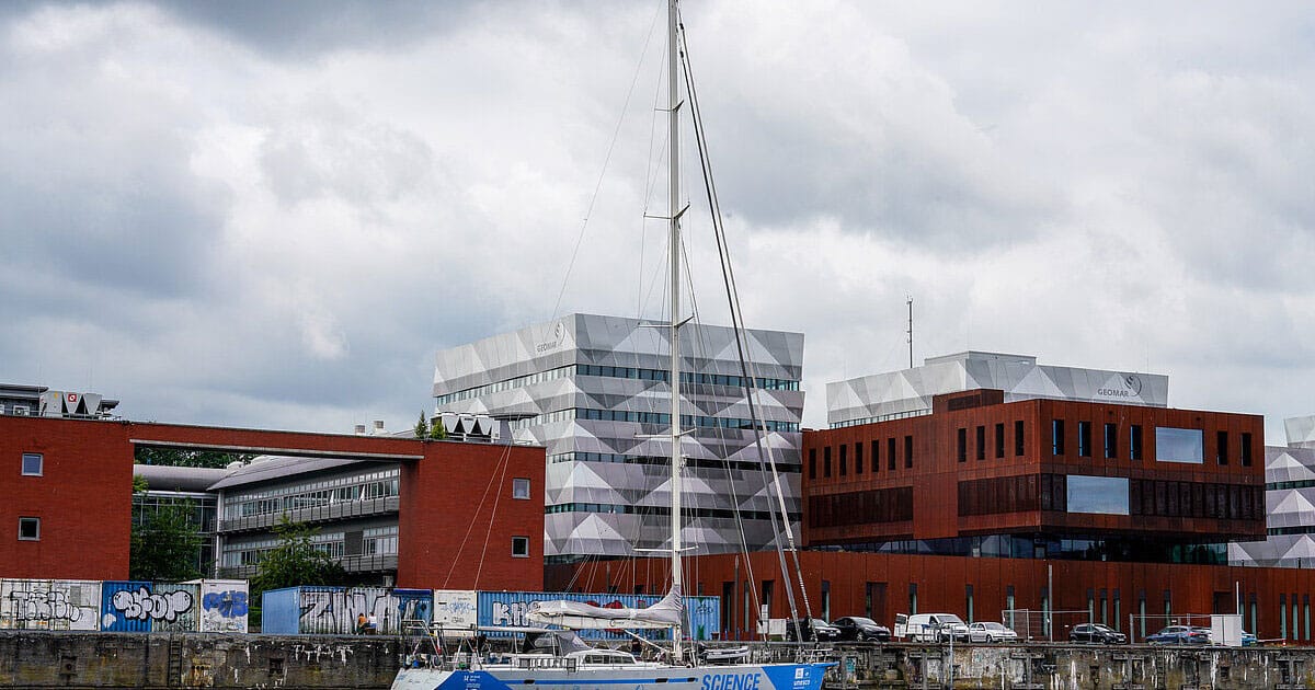 GEOMAR researchers are setting off on an expedition in July aboard a special vessel: together with the Malizia team, they will be sailing on the research sailing vessel Malizia Explorer.