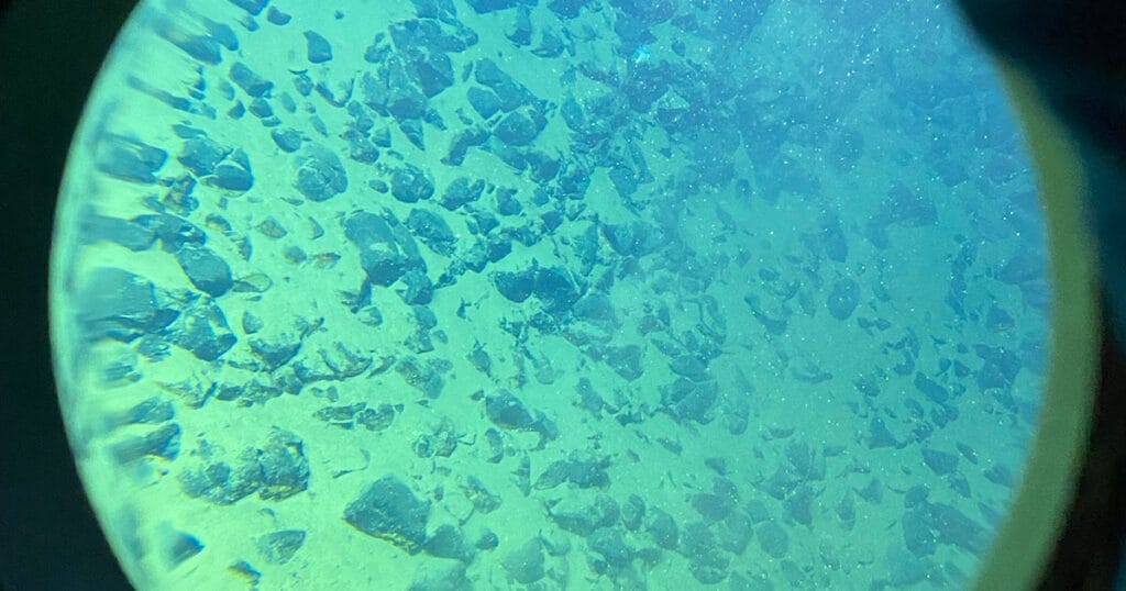 Mariana Trench slope through HOV window. (Image credit: BGI Research)