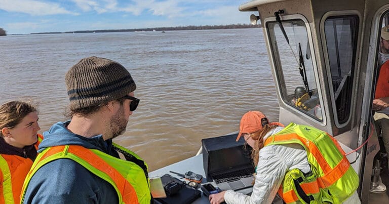 As part of water quality data collection, cross-sectional field parameters are recorded at the Mississippi River at Vicksburg, MS (USGS 07289000).