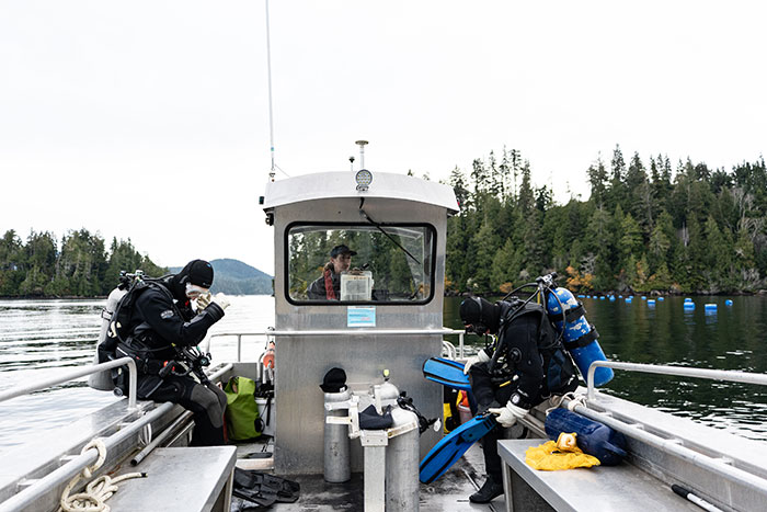 UVic Ph.D. student Brian Timmer and Kelp Rescue Initiative research technician Matt Bakken prepare to conduct a dive.