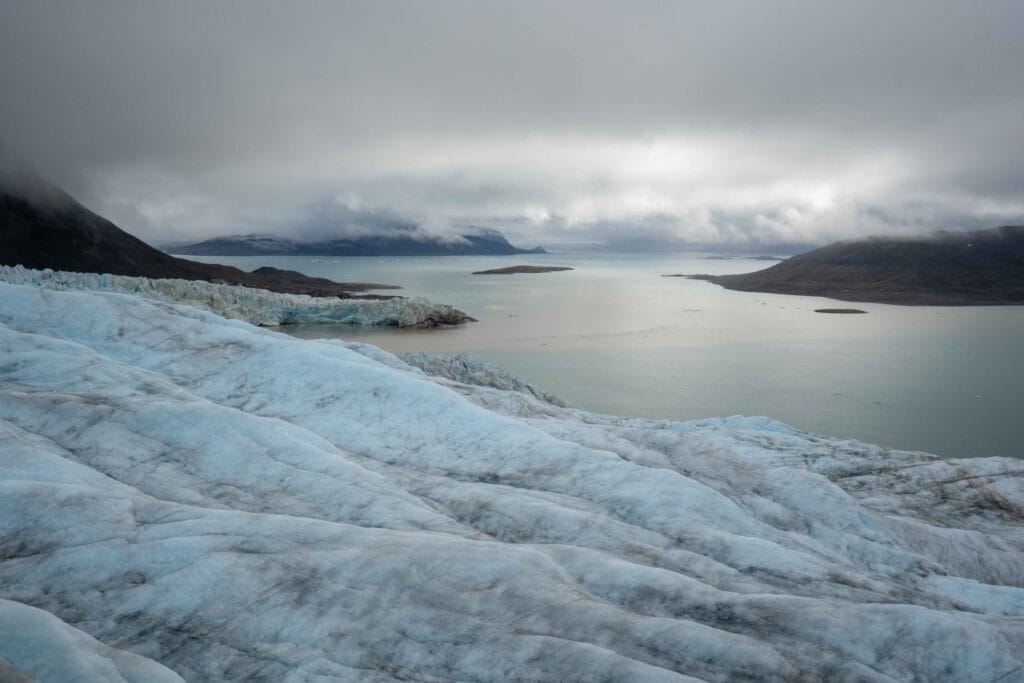 The study area: Kongsfjord and its glacier in the northwest of Spitsbergen. 