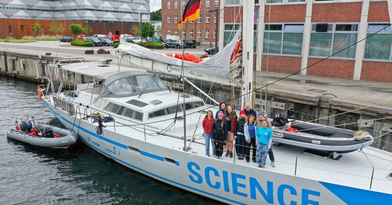 Scientists from the GEOMAR Helmholtz Centre for Ocean Research Kiel are conducting research into seagrass beds and microalgae—also known as phytoplankton—over the course of three short expeditions. (Image credit: Sarah Uphoff, GEOMAR)