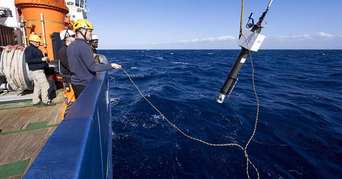 The 10th Copernicus Ocean State Report emphasizes the importance of long-term, continuous ocean observation. It is only through reliable time series of measurements that short-term extreme events can be distinguished from long-term changes. (Image credit: Christian Clauwers)