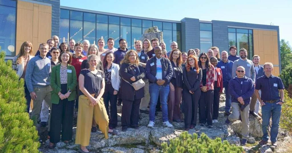 Researchers from around the world gather outside Bigelow Laboratory for the seventh DMS(P) Symposium. (Image credit: Bigelow Laboratory for Ocean Sciences)
