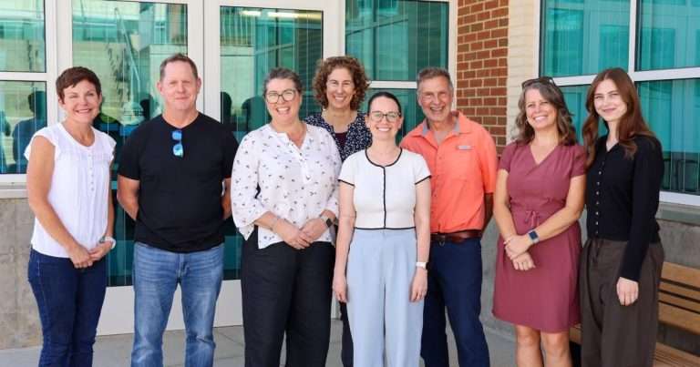 South Australian scientists Alison Wright and Cassie Hoepler spent the day engaging with VIMS & Batten School faculty and students. (Image credit: Patrick McGettigan)