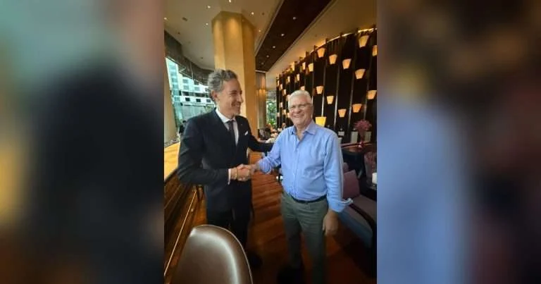 Ángel Martínez, Chief Commercial Officer at Zunibal, and Tony Lazazzara, Group Director Global Fish Purchasing at Thai Union. (Image credit: Zunibal)