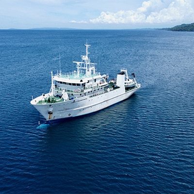 white-offshore-research-vessel-400x400